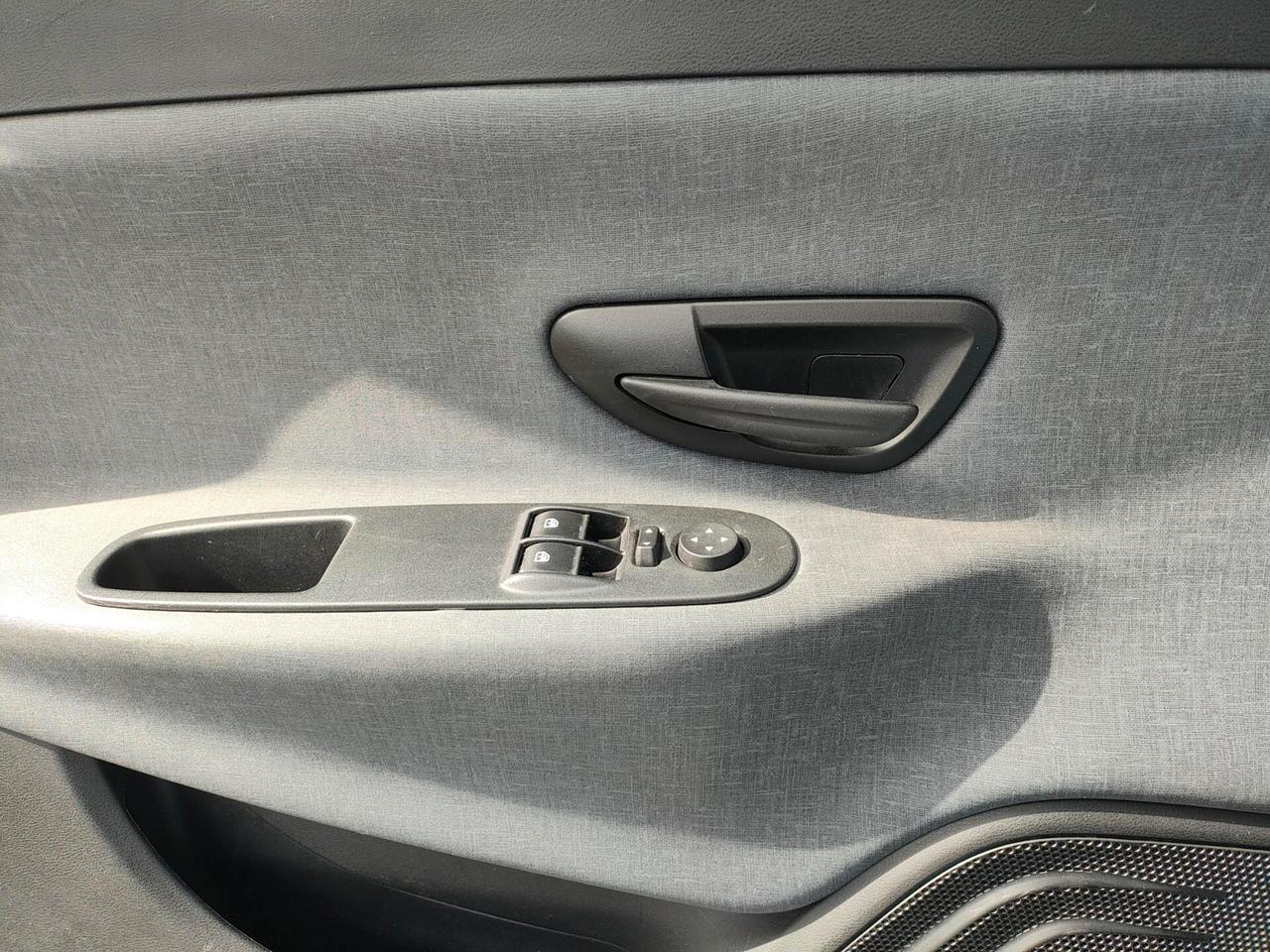 LANCIA YPSILON 1.0 HYBRID -2023