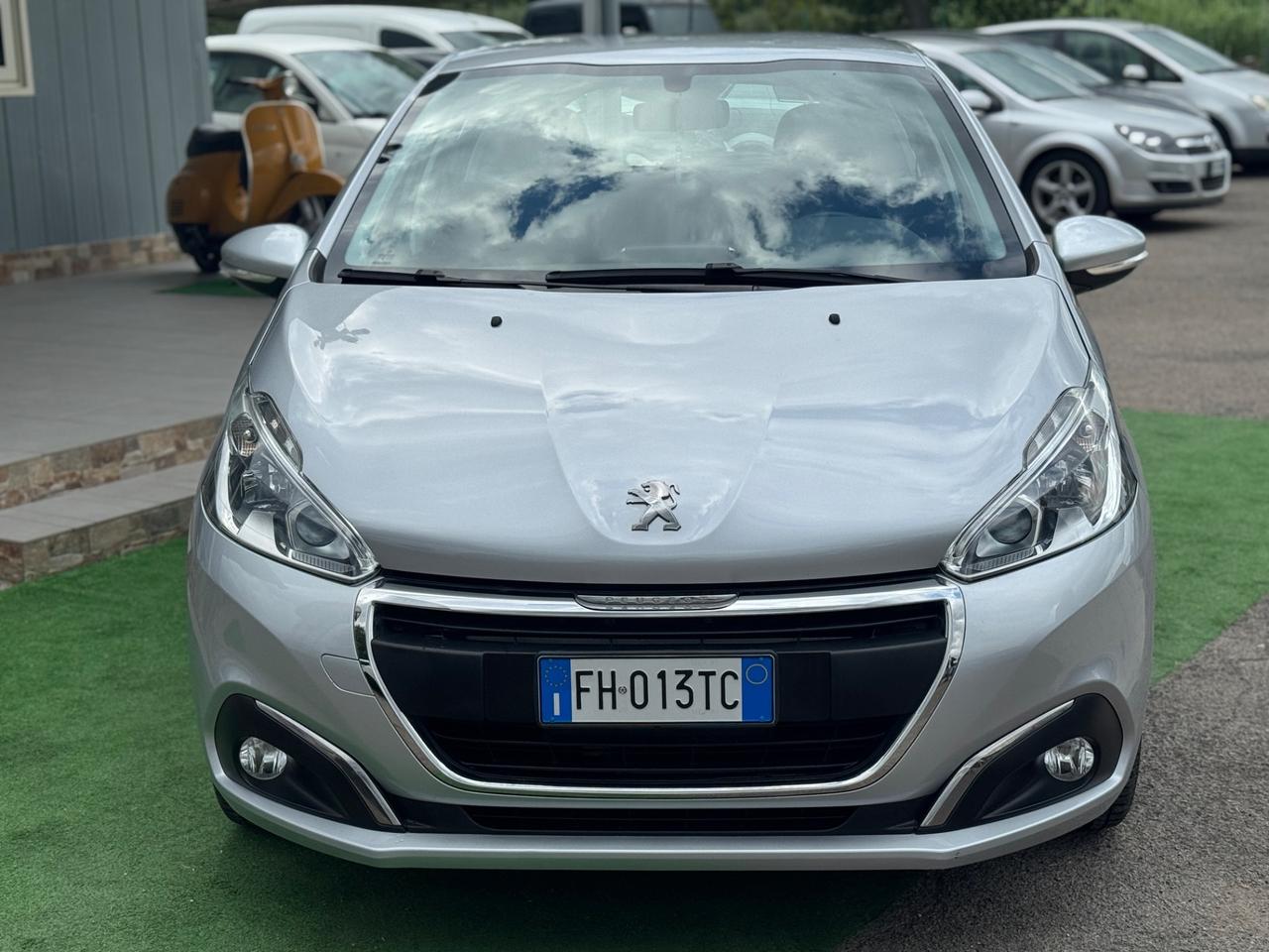 Peugeot 208 PureTech 82 5 porte Allure PERFETTA