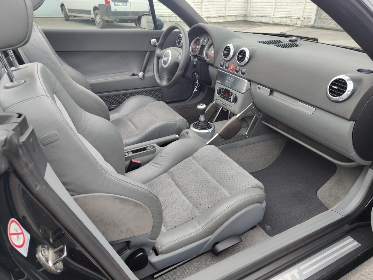 Audi TT Cabrio book service perfetta