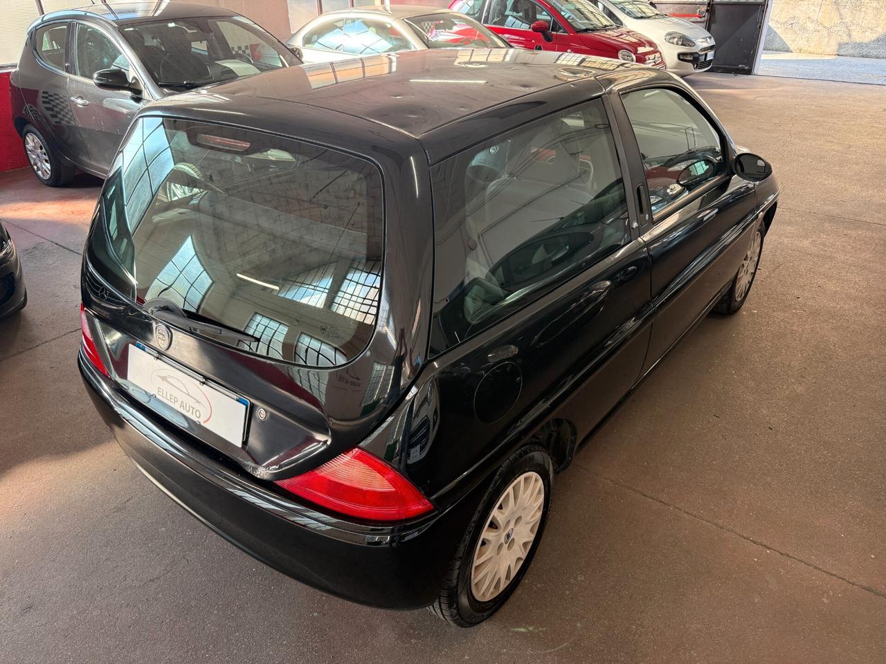 Lancia Y 1.2i 16V cat LX