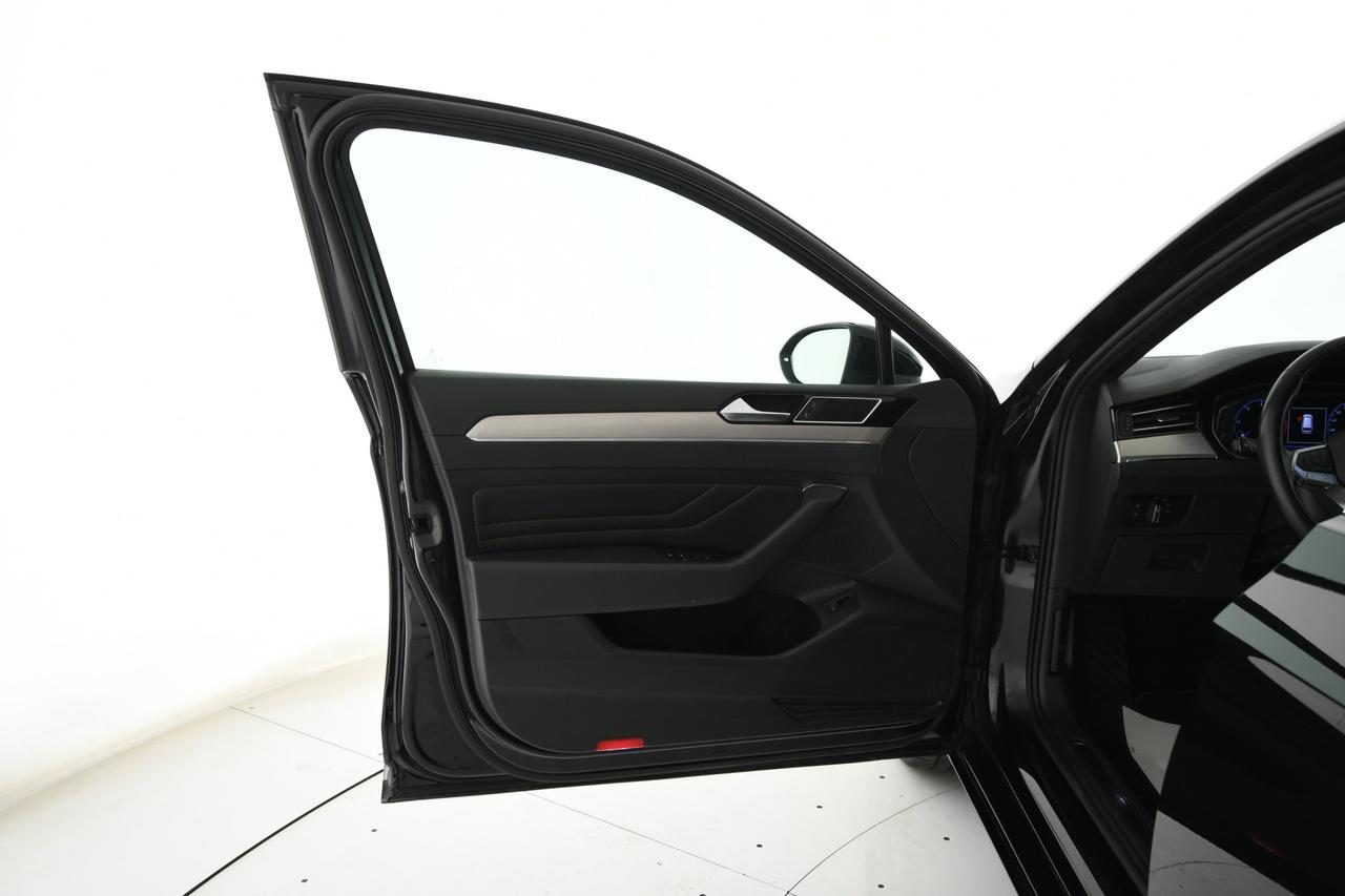 VOLKSWAGEN Passat Variant 2.0 tdi Executive 150cv dsg PELLE+ACC+APP CONNECT