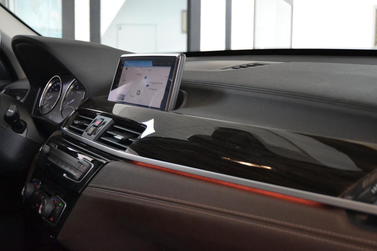 Bmw X1 sDrive18d xLine Plus Navi/Pelle/LED