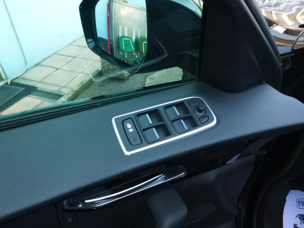 Jaguar F-Pace 2.0 D 180 CV AWD R-Sport