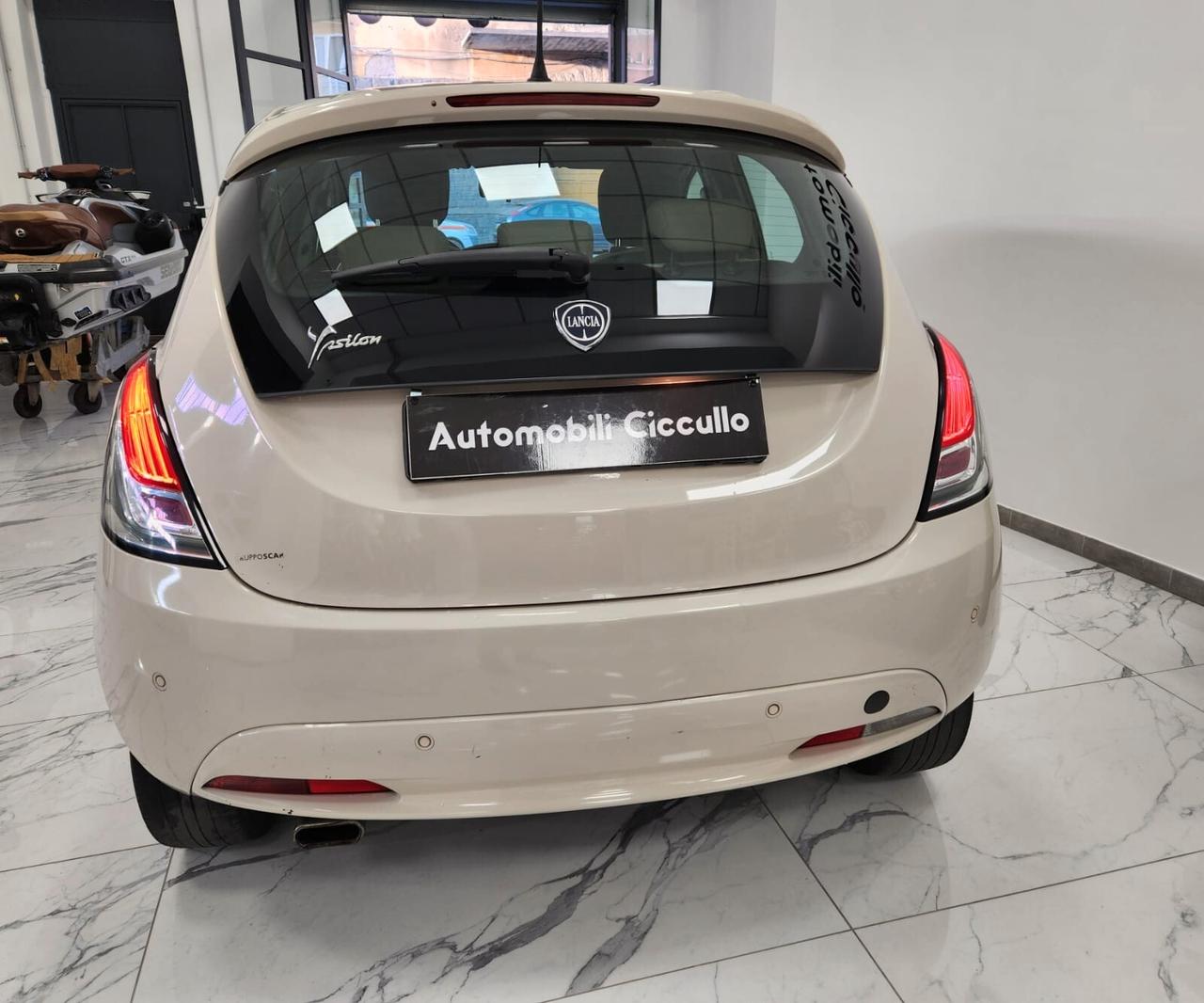 Lancia Ypsilon BENZ-GPL