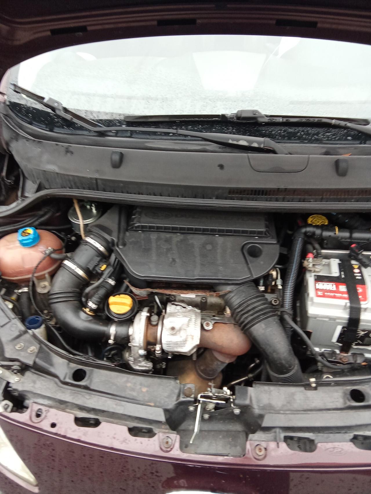 Ford Ka 1.3 TDCi 75CV Titanium 012