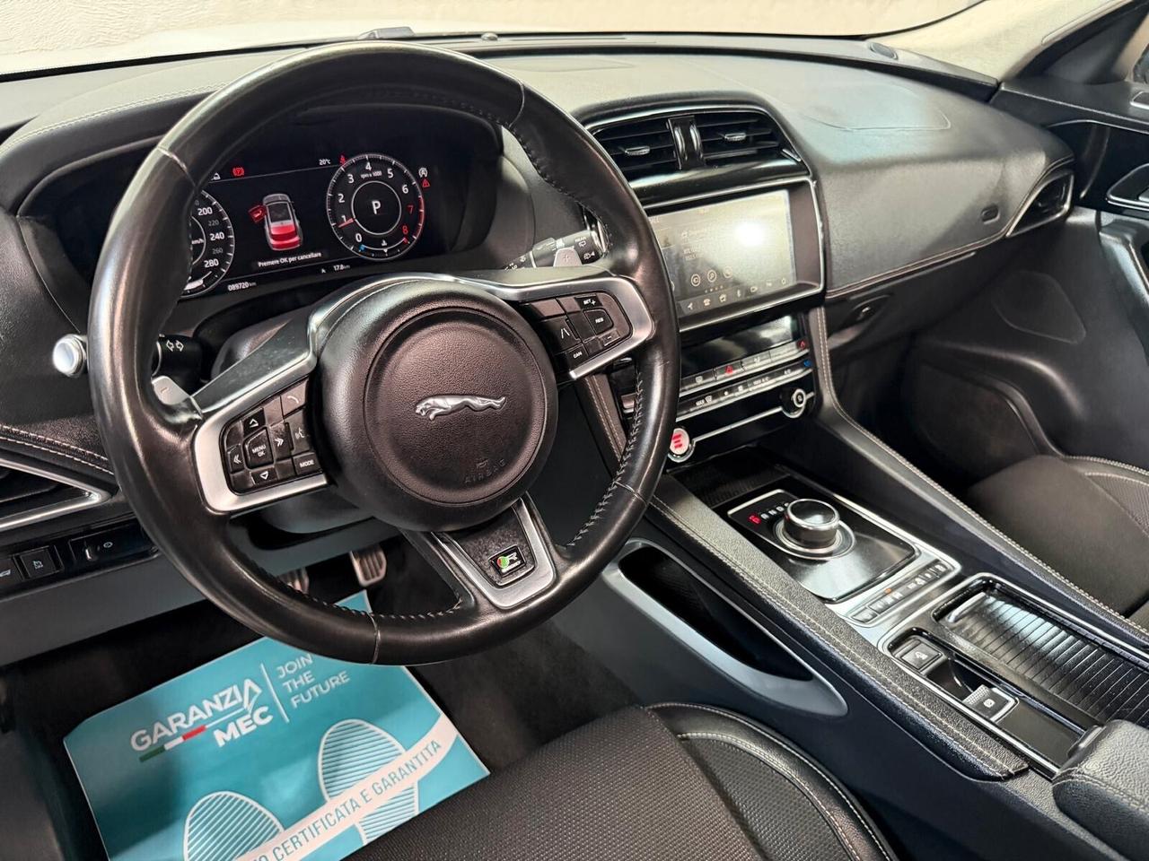 Jaguar F-Pace R-Dynamic GancioTraino Tetto Benzina