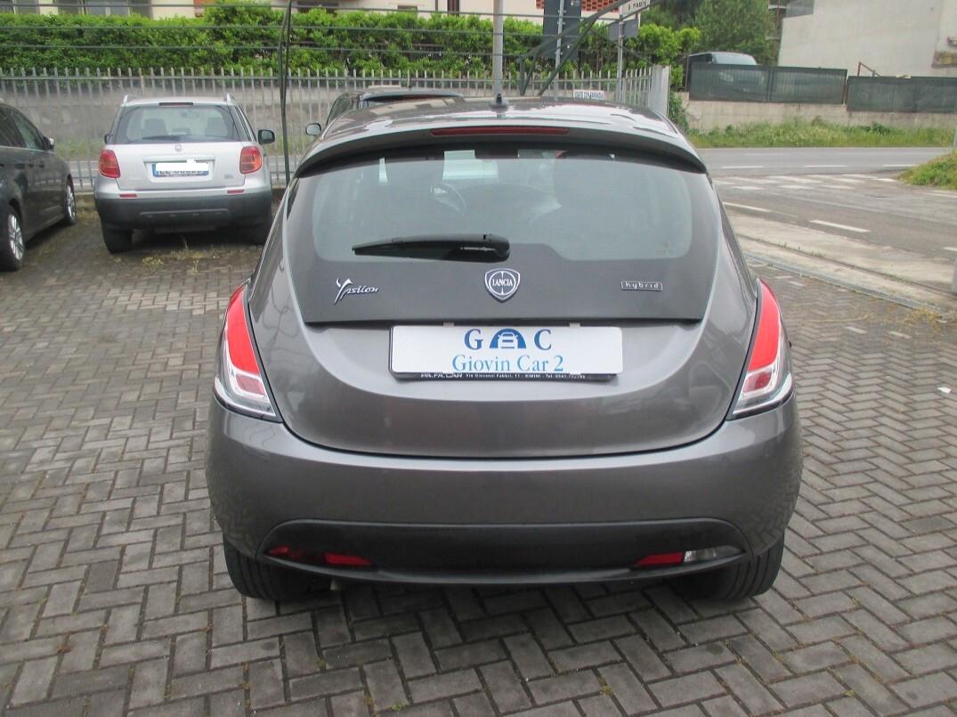 Lancia Ypsilon 1.0 FireFly Hybrid Ecochic Per Neopatentati