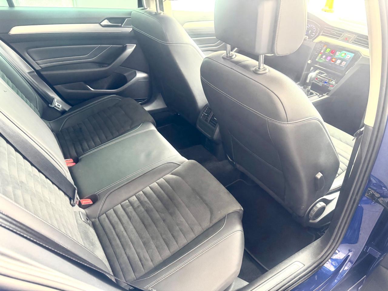 Volkswagen Passat R-Line 2.0 TDI SCR 200 CV DSG Executive