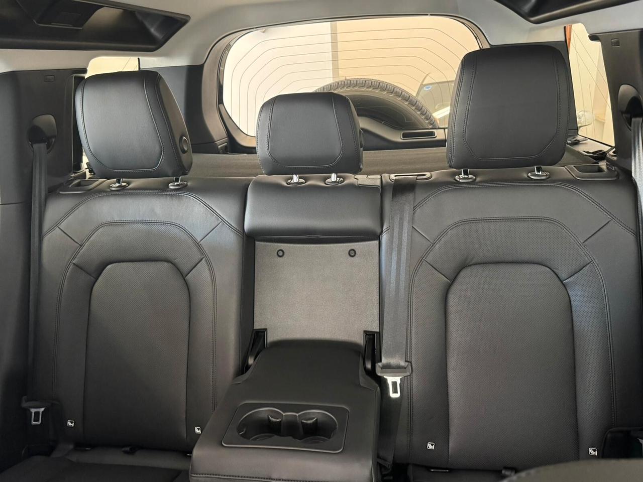 Land Rover Defender 110 3.0D I6 200 CV AWD Auto SE