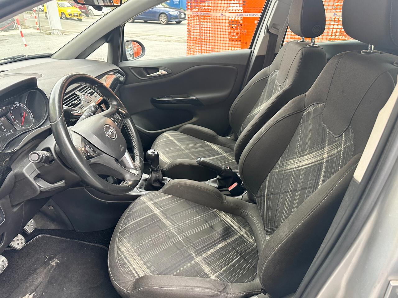 Opel Corsa 1.2 5 porte b-Color