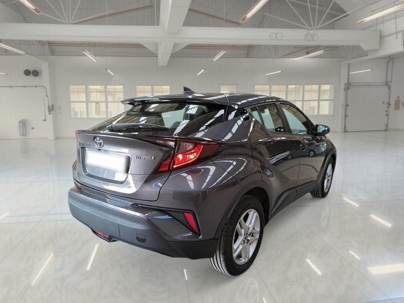 TOYOTA C-HR 1.8H 98CV E-CVT Business
