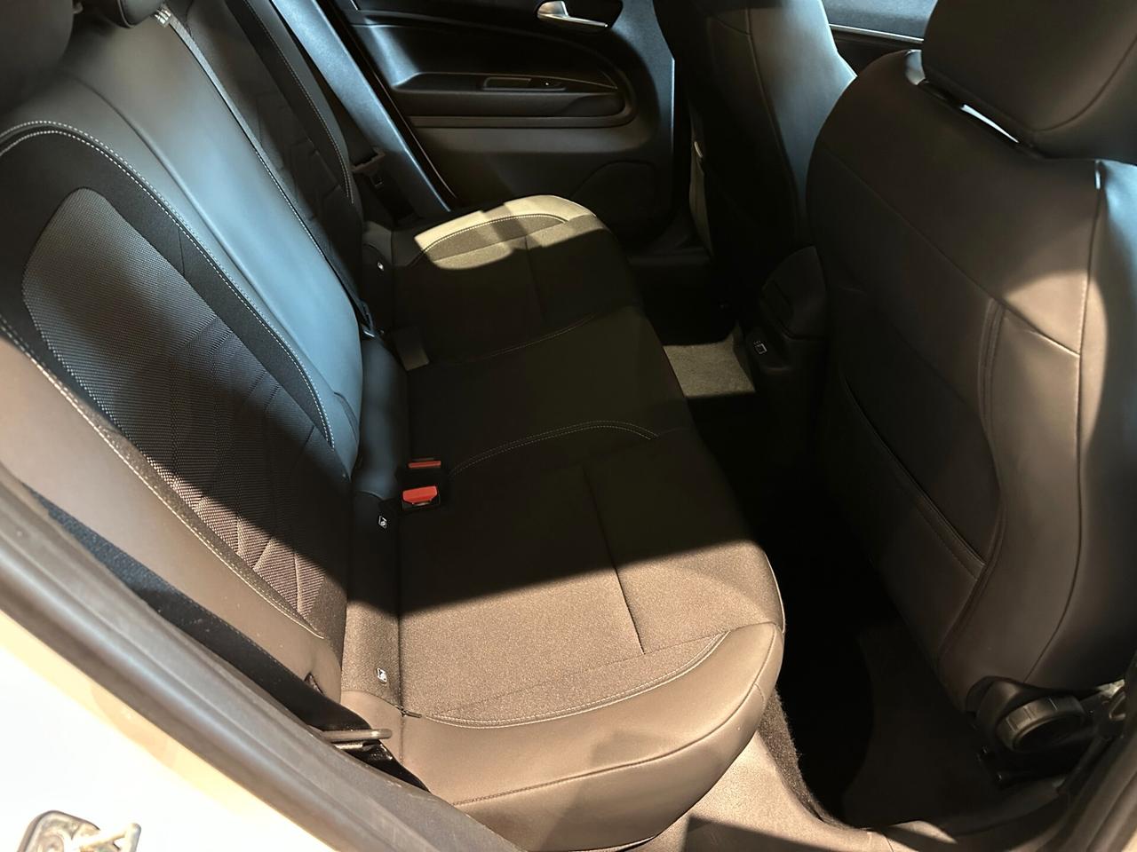 Jeep Avenger 1.2 Turbo 100 CV Altitude