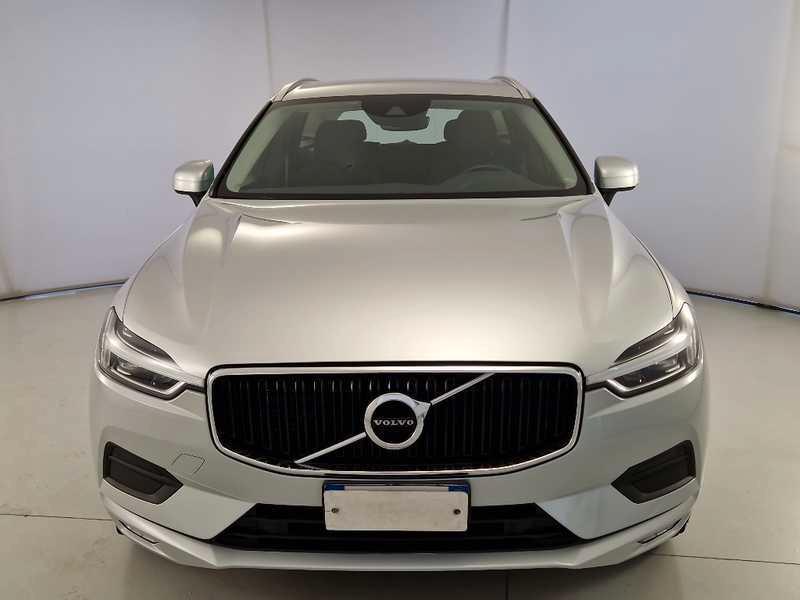 VOLVO XC60 B4 D AWD Geartronic Momentum