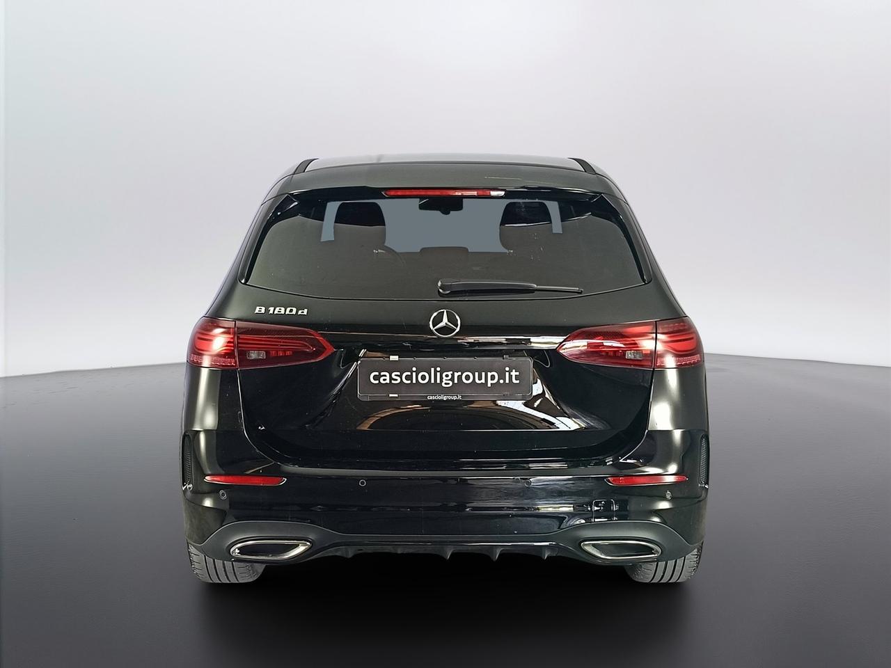 Mercedes-Benz Classe B - W247 2023 - B 180 d AMG Line Premium auto