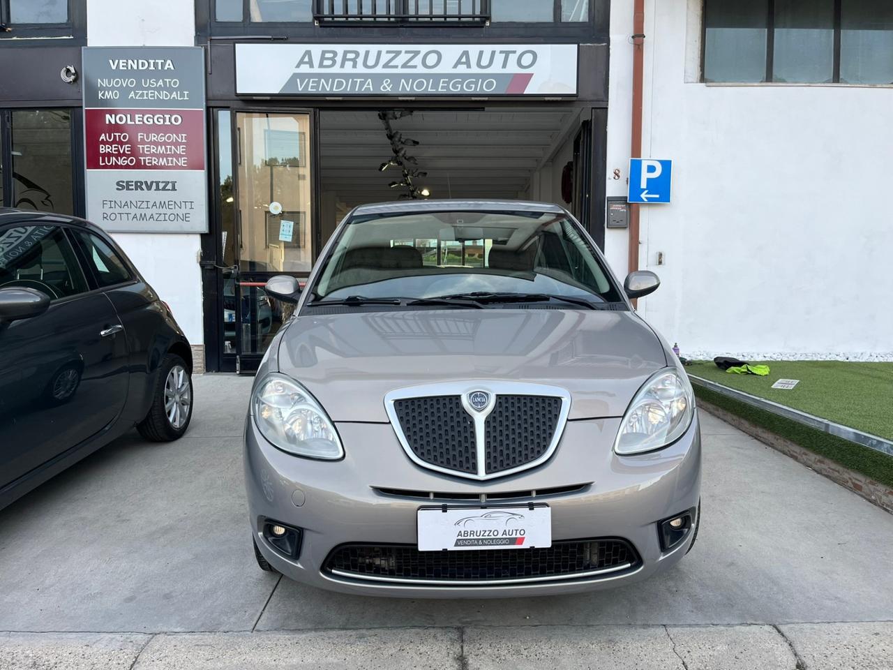 Lancia Ypsilon 1.2 8v Versus