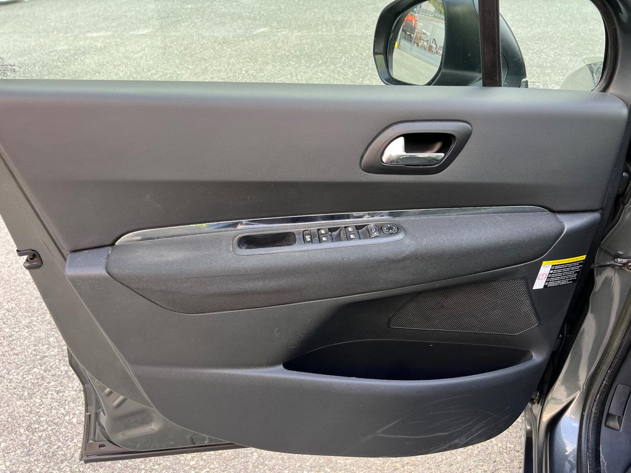 Peugeot 5008 1.6 HDi 112CV 7 posti