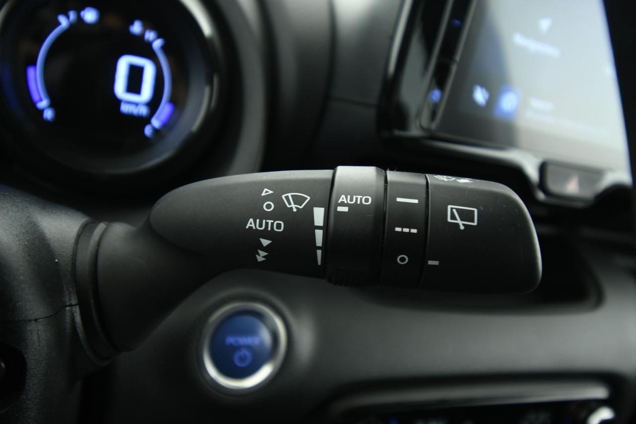 TOYOTA Yaris 1.5h Style CAMERA+ACC+APP CONNECT+NEOPATENTATI