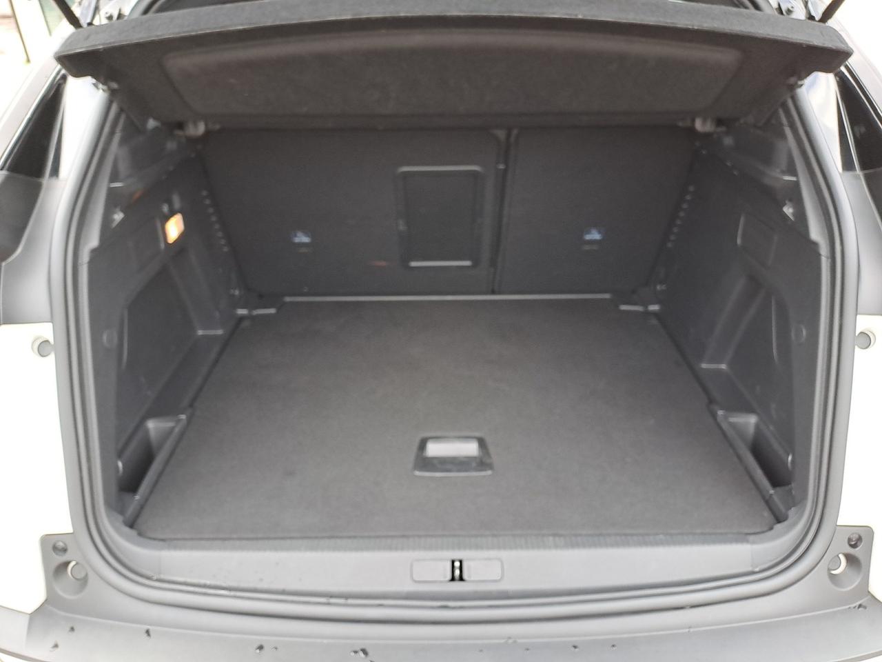 PEUGEOT 3008 2ª serie - 3008 BlueHDi 130 S&S EAT8 Allure Pack