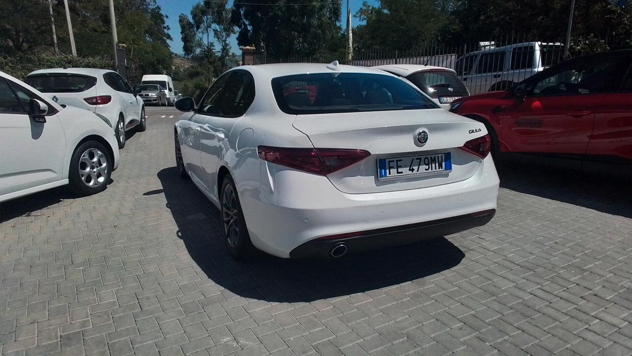 Alfa Romeo Giulia 2.2 150 CV Super