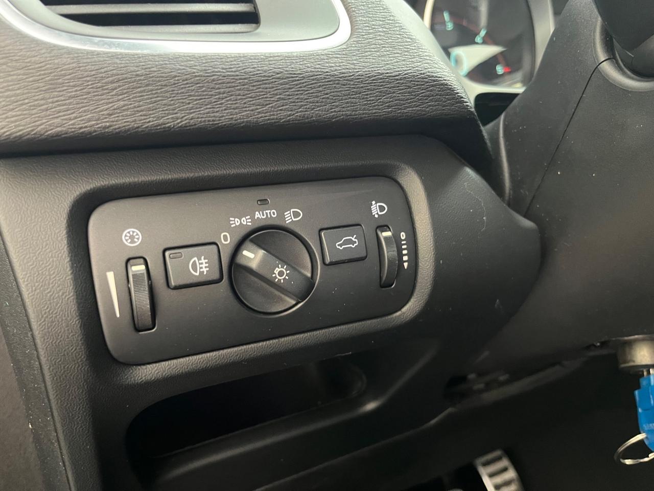 Volvo V40 D2 1.6 R-design Momentum