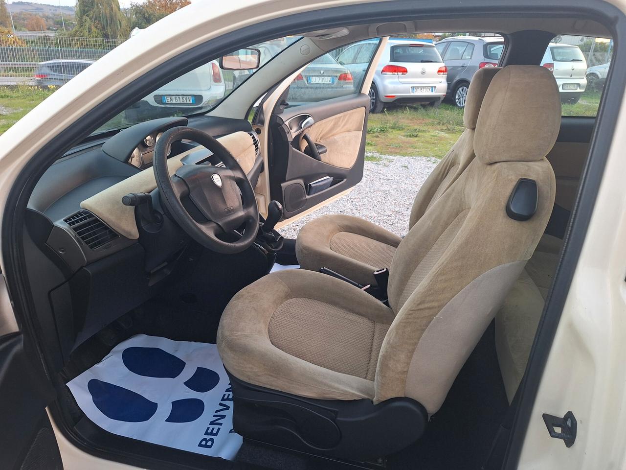 Lancia Ypsilon 1.3 Multijet 16V Platino NEOPATENTATI BASSI €4