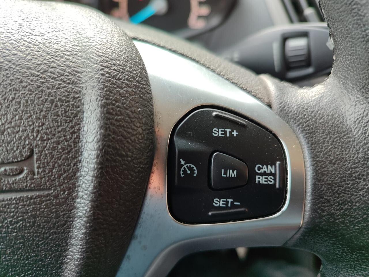 Ford Tourneo Courier 1.5 tdci 75CV VETTURA NUOVO!!