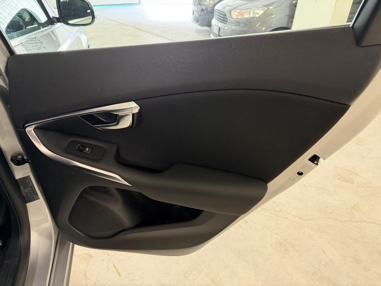 Volvo V40 D3 Geartronic Momentum