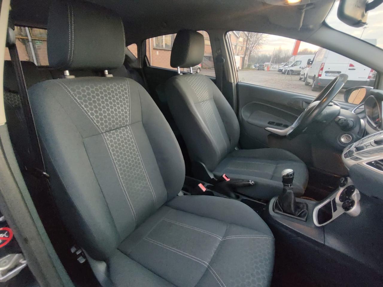 Ford Fiesta 1.4 5 porte Bz.- GPL Titanium, GARANZIA L.12 MESI, OK NEOPATENTATI