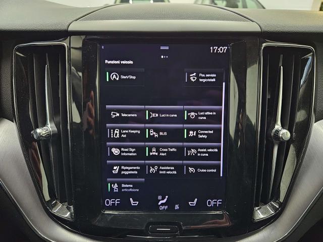 Volvo XC60 XC60 II 2018 2.0 b4 Momentum Pro awd auto