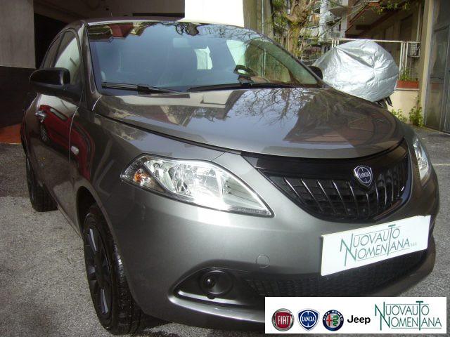 LANCIA Ypsilon 1.0 FireFly S&S Hybrid Silver Vettura Nuova