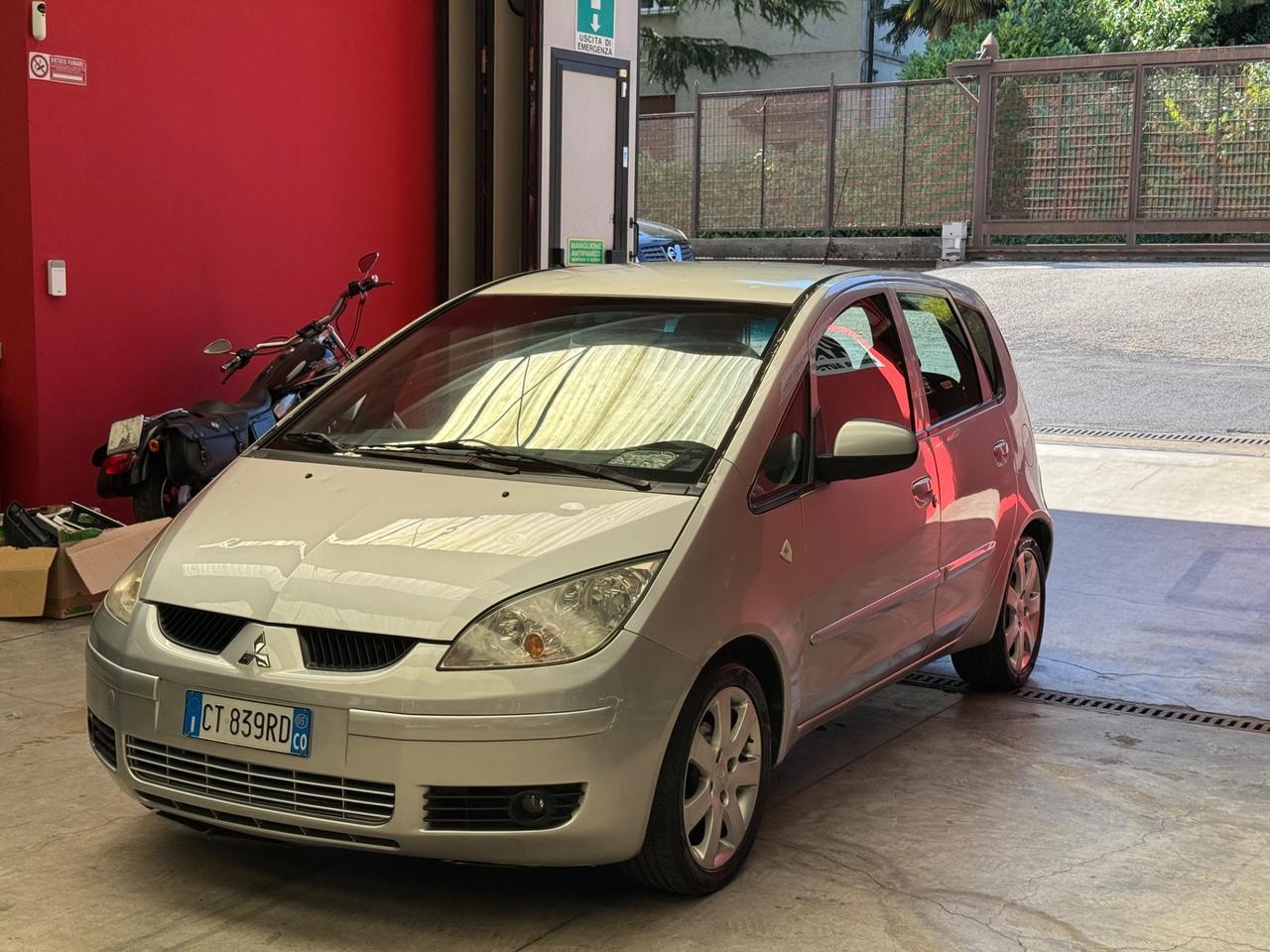 Mitsubishi Colt 1.3 16V 5p. Invite