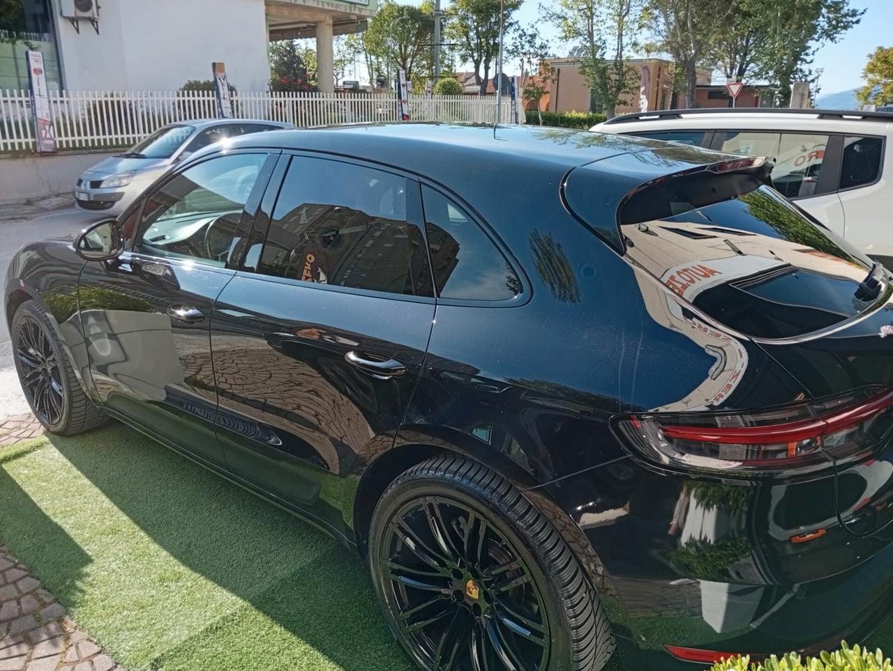 Porsche Macan S