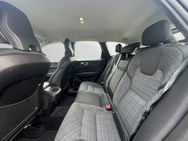 VOLVO XC60 B4 (d) AWD automatico Core