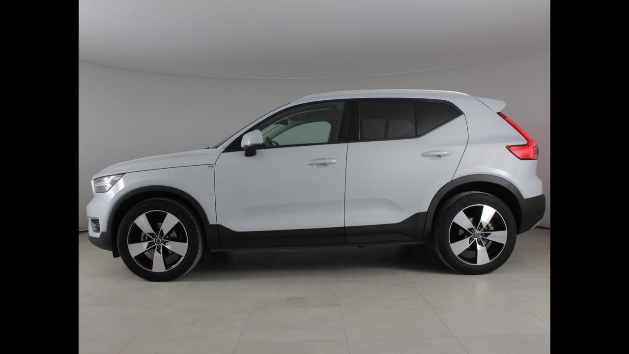 VOLVO XC40 - XC40 1.5 t3 Momentum 163cv auto my21