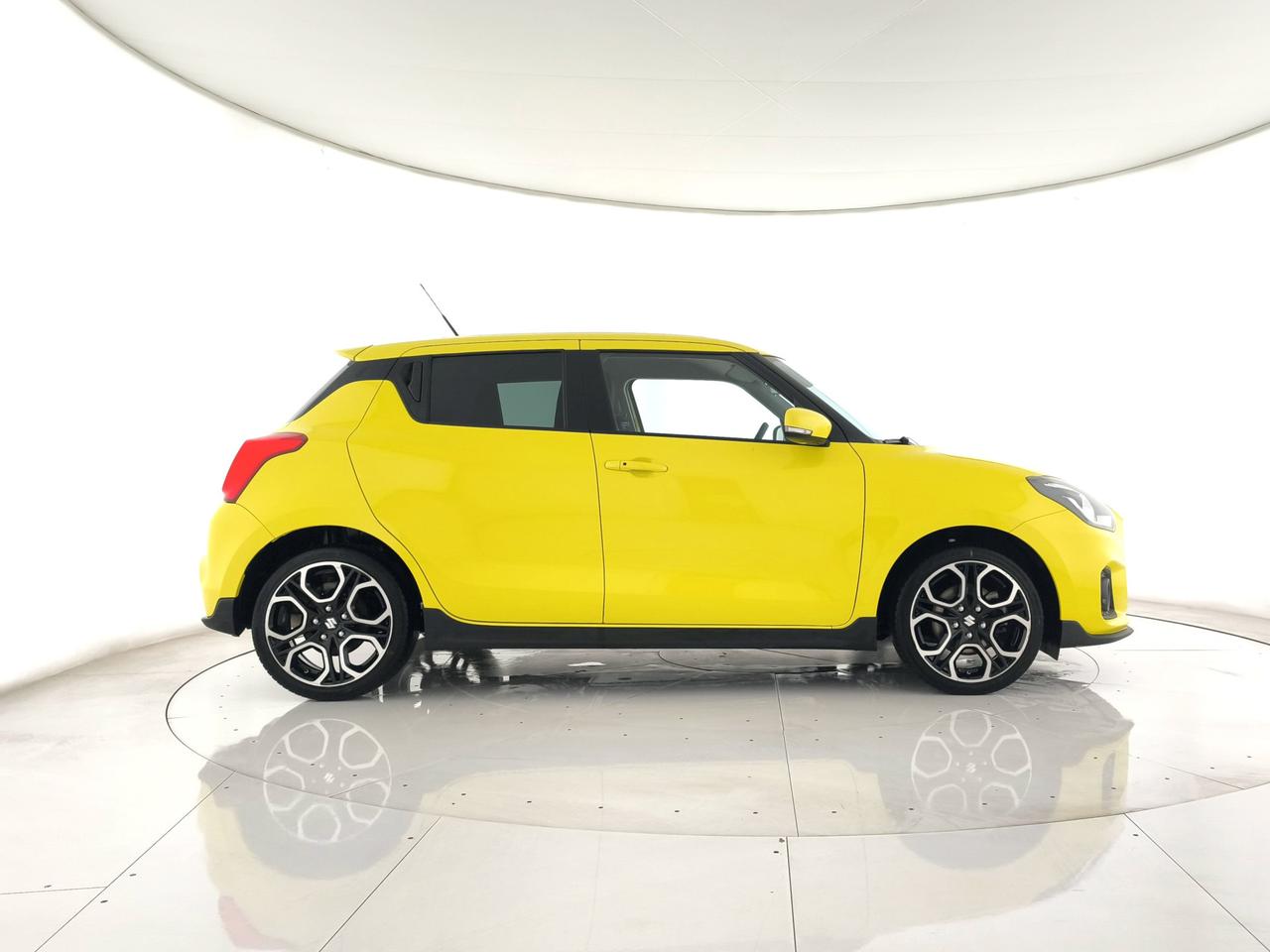 SUZUKI Swift 1.4h Sport 2wd ACC+CAMERA+C17"+NEOPATENTATI