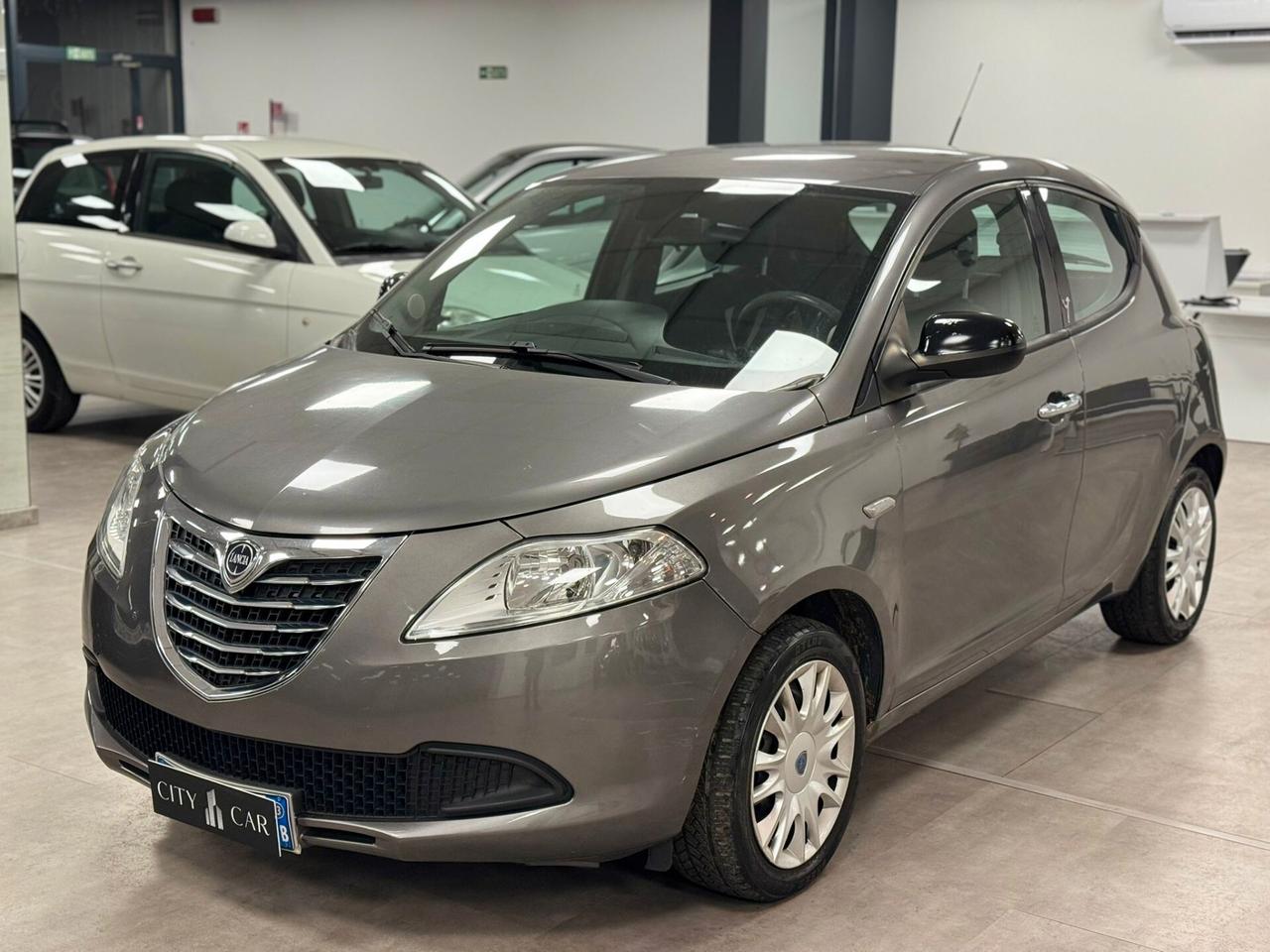 Lancia Ypsilon 1.2 69 CV 5 porte Platinum