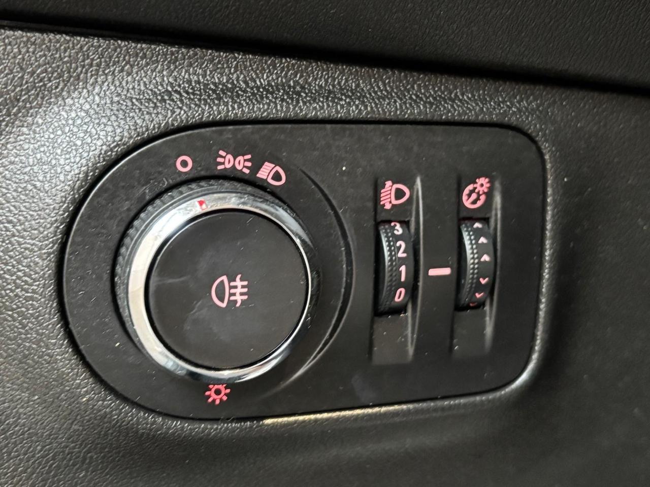 Opel Corsa 1.4 90CV GPL Tech 5 porte Innovation