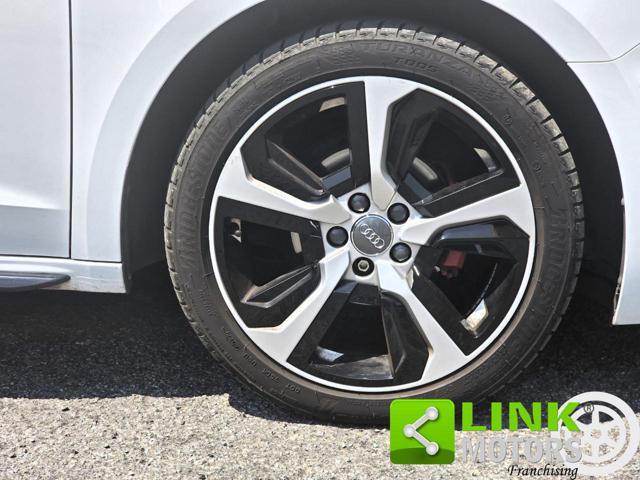 AUDI A1 25 1.0 95cv S Line Identity Black
