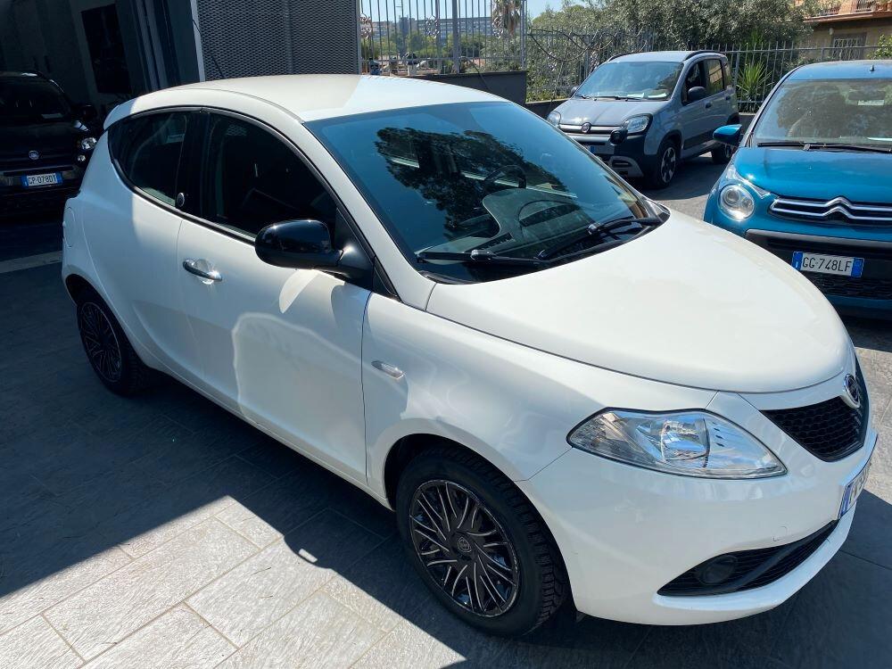 Lancia Ypsilon 1.2 69 CV 5 porte GPL Ecochic Gold