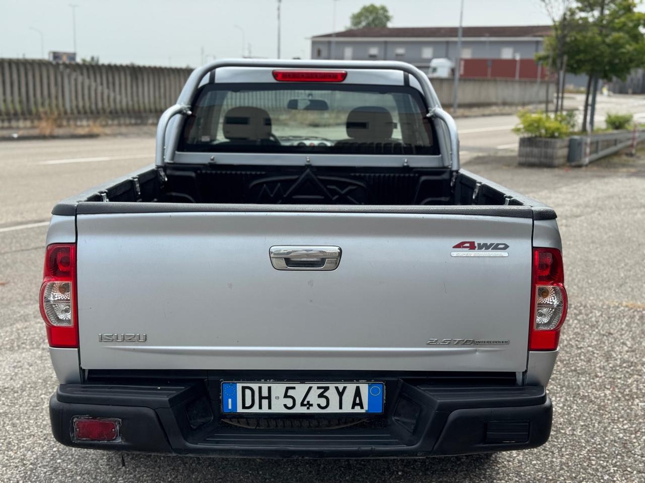Isuzu D-Max 2.5 TD Space Cab 4WD Pick-up LS EU4