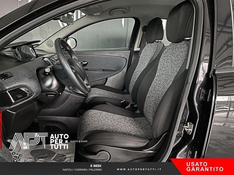 Lancia Ypsilon Ypsilon 1.0 firefly hybrid Silver s&s 70cv