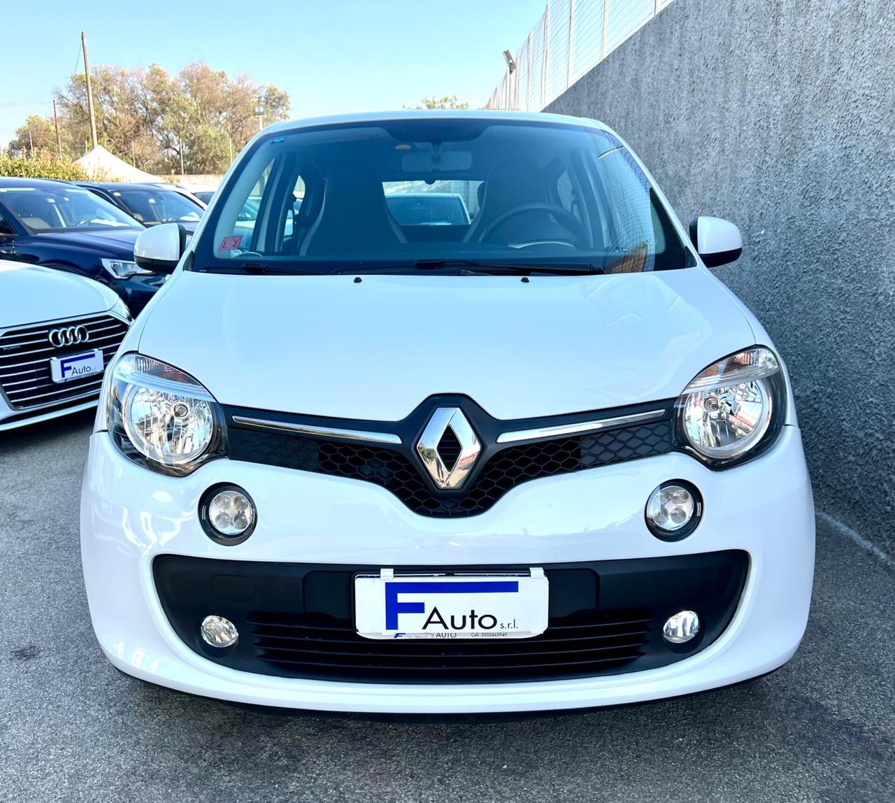 Renault Twingo TCe 90 CV,Navi,retrocamera,sensori di parc.,schermo touchscreen,ecc.