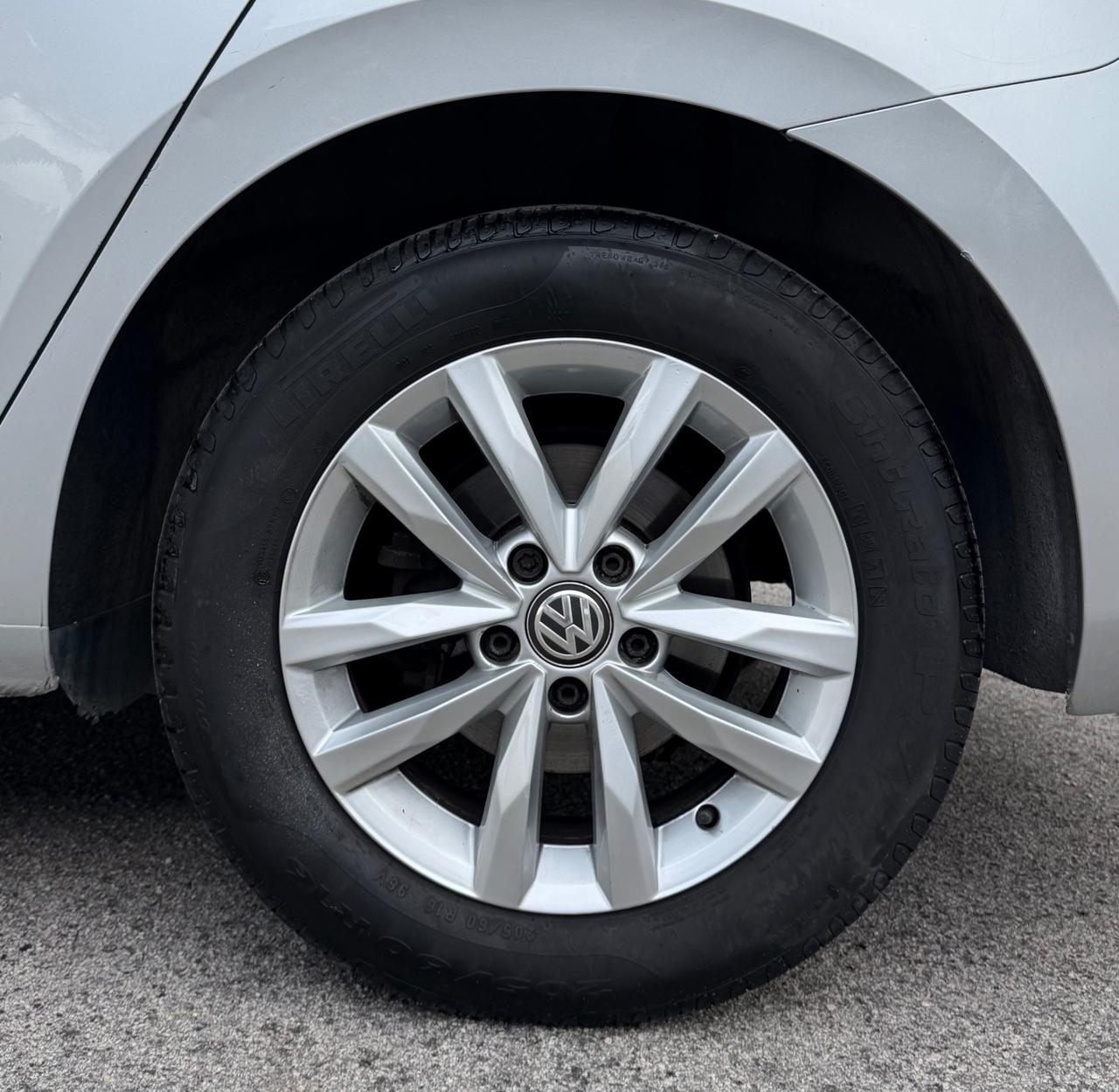 Volkswagen Touran 2.0 TDI 150 CV SCR DSG Business BlueMotion Technology