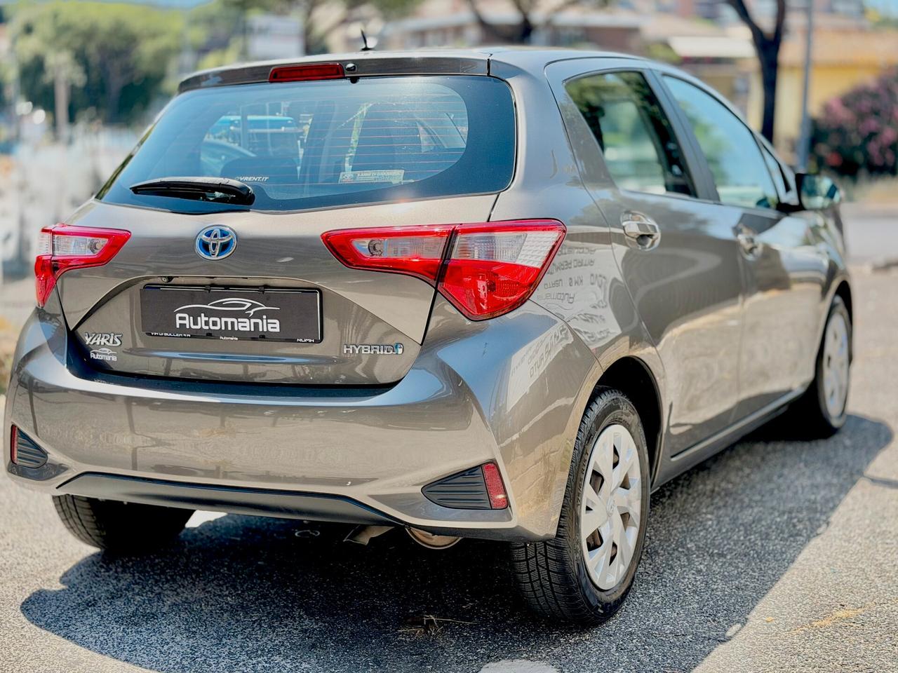 Toyota Yaris 1.5 Hybrid 5 porte Business PREZZO REALE