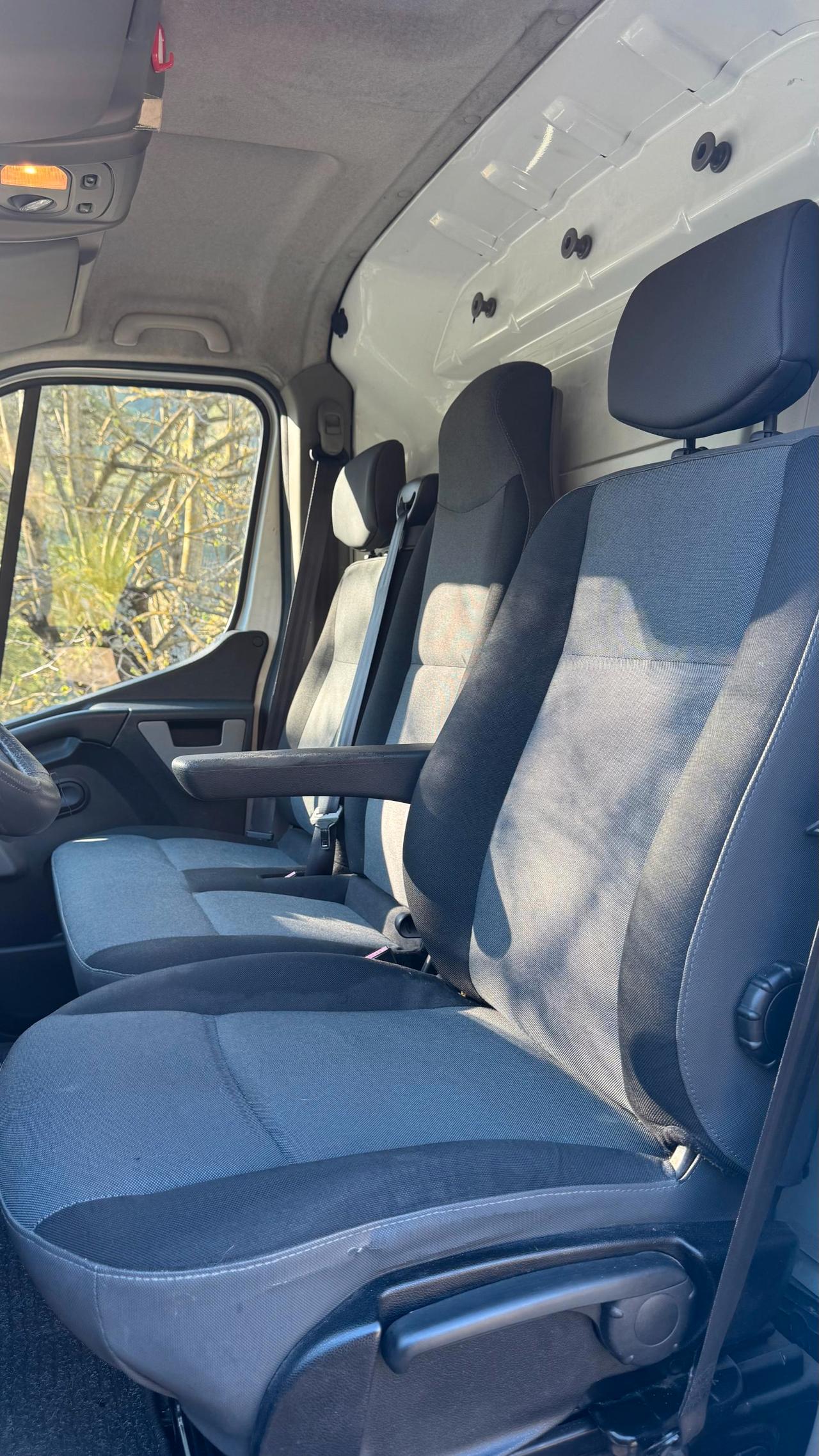 RENAULT Master T33 2.3 dci 125cv L2H2 E5