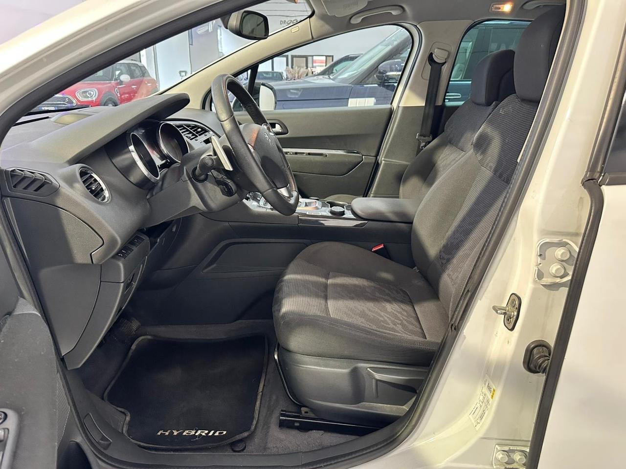 Peugeot 3008 HYbrid4 88g