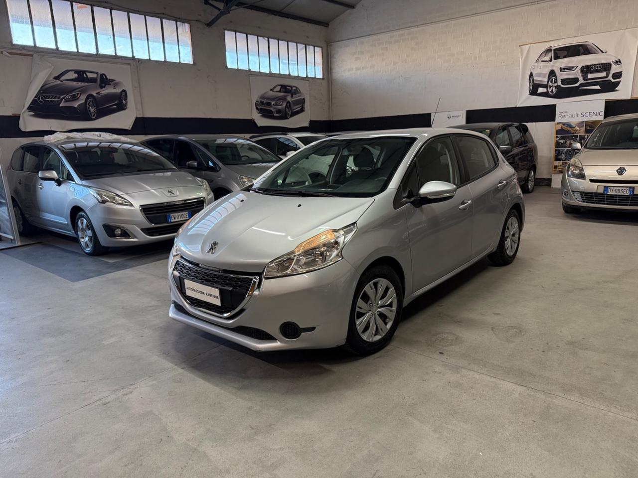 Peugeot 208 PureTech 82 5 porte Allure