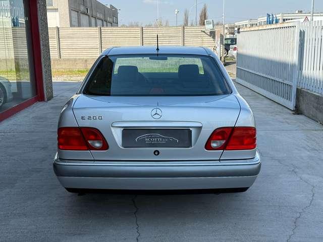 Mercedes-Benz E 200 Elegance