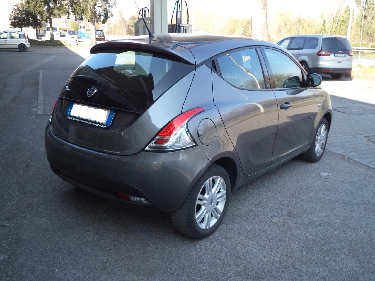 Lancia Ypsilon 1.2 69 CV 5 porte Elefantino Blu OK NEOPATENTATI
