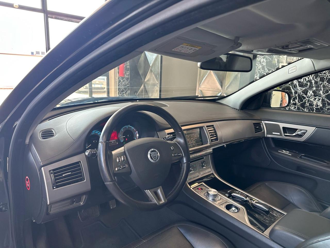 Jaguar XF 3.0 D V6 Luxury